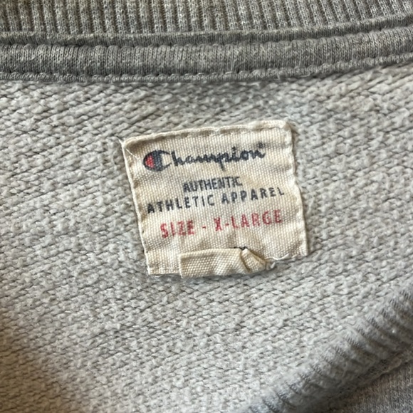 Vintage Champion crewneck - Picture 2 of 2